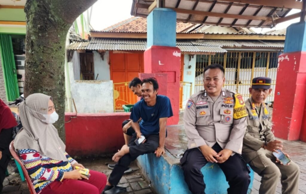 Bhabinkamtibmas Pulau Pramuka Sambangi Tokoh Masyarakat, Perkuat Sinergi Jaga Keamanan Wilayah - Teropong Rakyat