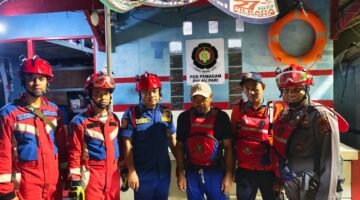 Evakuasi Nelayan Hanyut di Perairan Pulau Tikus, Polsek Kepulauan Seribu Selatan Gerak Cepat Lakukan Penyelamatan