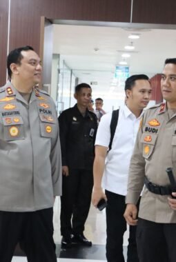 Sinergi dan Semangat Bhayangkara: Polres Pelabuhan Tanjung Priok Gelar Lomba Tenis Meja HUT ke-79