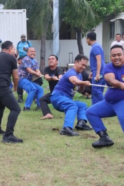 Polsek Kepulauan Seribu Utara Raih Juara Mini Soccer Kapolres Cup 2025, Satpolairud dan Aipda Suhendi Menang di Lomba Tarik Tambang dan Catur