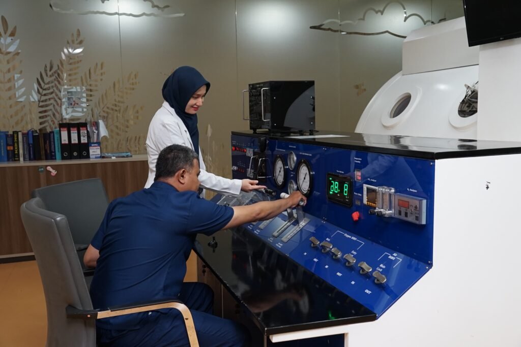 Portal Berita Indonesia dan Dunia Terkini Hari Ini, Update Harian Terbaru, Terlengkap, Tajam, Aktual dan Berimbang. Layanan Kesehatan Maritim Terlengkap: Klinik Utama Sentra Maritim Medika (SMM) Resmi Beroperasi - Teropong Rakyat