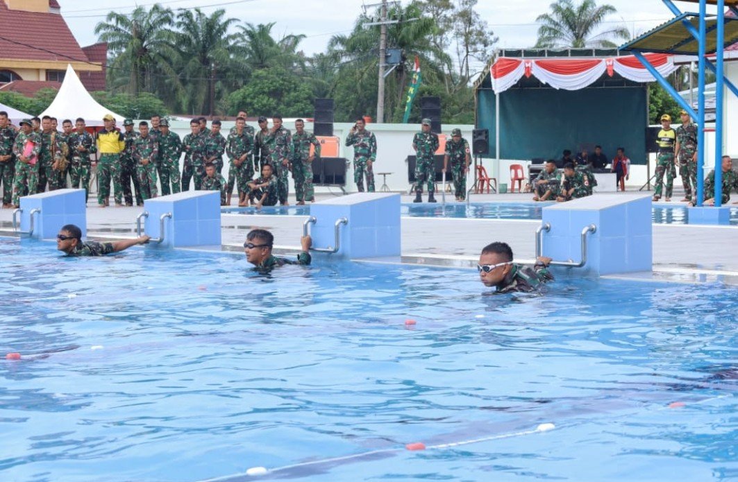Pangdam I/BB Tinjau Lomba Renang Militer Dalam Rangka Memperingati HUT ke-75 Kodam I/BB