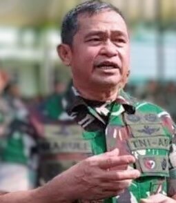 Jenderal Maruli Simanjuntak Tahan Tangis Serta Minta Maaf di Hadapan Keluarga Prajurit yang Ditinggal Gugur