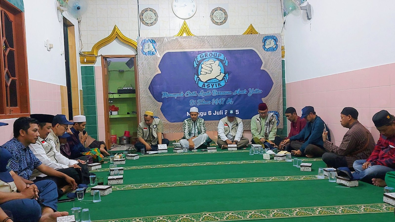 Portal Berita Indonesia dan Dunia Terkini Hari Ini, Update Harian Terbaru, Terlengkap, Tajam, Aktual dan Berimbang. Dalam Rangka Memperingati 10 Muharam Tahun 1447 Hijriah, Komunitas Grup Asik Berbagi Kebahagiaan Bersama Yatim Piatu - Teropong Rakyat