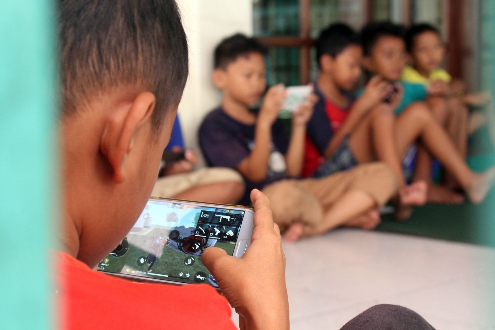 Penggunaan Handphone Berlebihan Berdampak pada Perkembangan Anak, Pakar Ingatkan Orang Tua