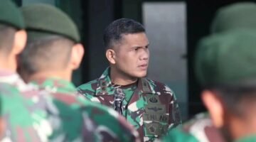 Danyonbekang 1 Kostrad Gelar Jam Komandan Dengan Berbagi Kebahagiaan Berikan Tali Asih dan Seragam Olahraga kepada Prajurit