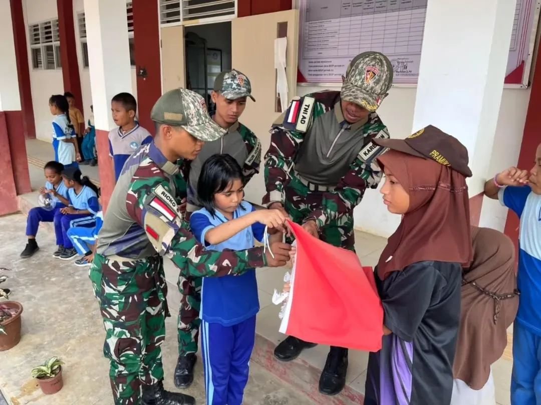 Yonarmed 11 Kostrad Tanamkan Nasionalisme di Sebatik Tengah - Teropong Rakyat