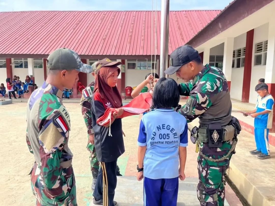 Yonarmed 11 Kostrad Tanamkan Nasionalisme di Sebatik Tengah - Teropong Rakyat