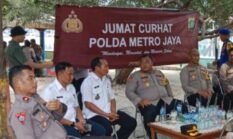 Dekat dengan Warga, Kapolres Kepulauan Seribu Gelar Jumat Curhat di Pulau Kelapa