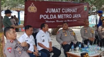 Dekat dengan Warga, Kapolres Kepulauan Seribu Gelar Jumat Curhat di Pulau Kelapa