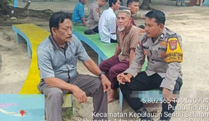 Bhabinkamtibmas Pulau Tidung Sambang Tokoh Masyarakat, Bahas Premanisme dan Himbau Warga Jauhi Judi Online - Teropong Rakyat