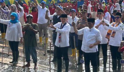 Polsek Kepulauan Seribu Utara Amankan Kunjungan Gubernur DKI Jakarta ke Pulau Kelapa, Tanam Mangrove hingga Serahkan Bibit Ikan - Teropong Rakyat