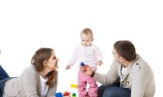Mengasuh Anak: Menuju Generasi Emas dengan Kasih Sayang dan Disiplin