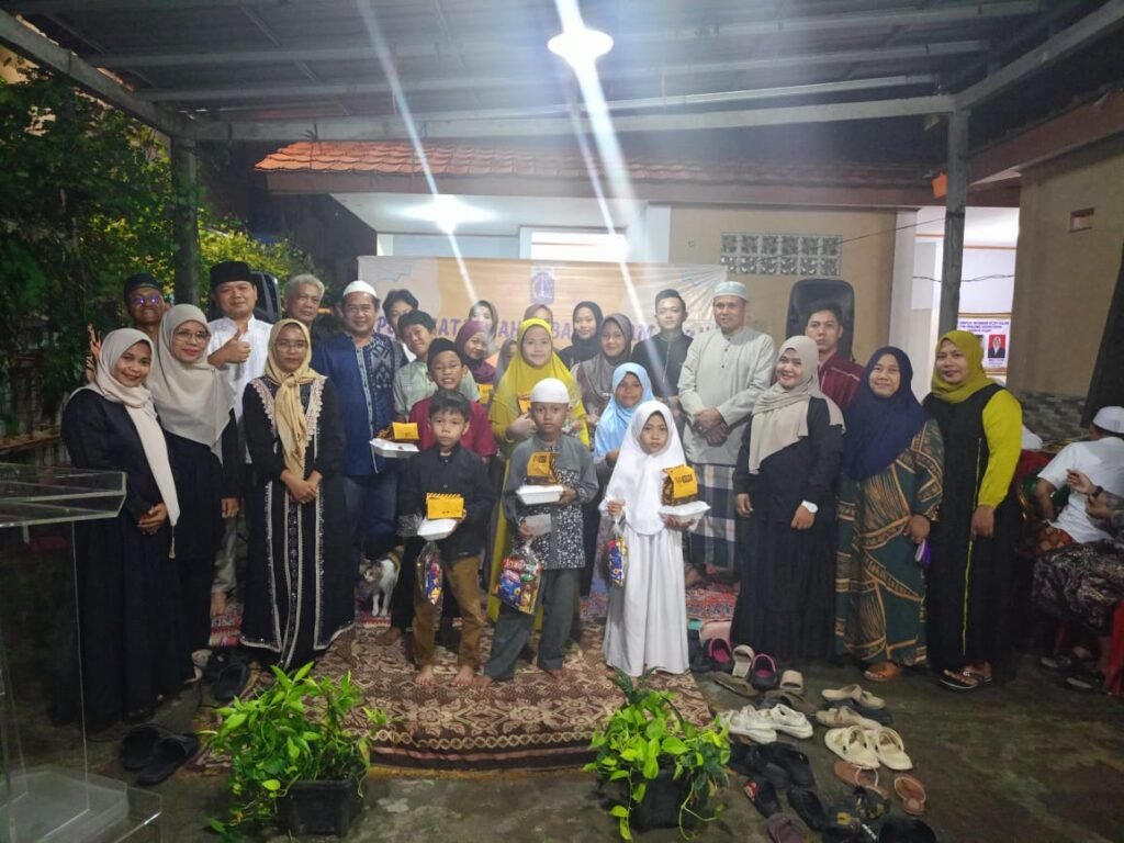 Peringati 10 Muharam Pengurus RT,RW 08 Kelurahan Utan Panjang Adakan Acara Santunan Anak Yatim - Teropong Rakyat