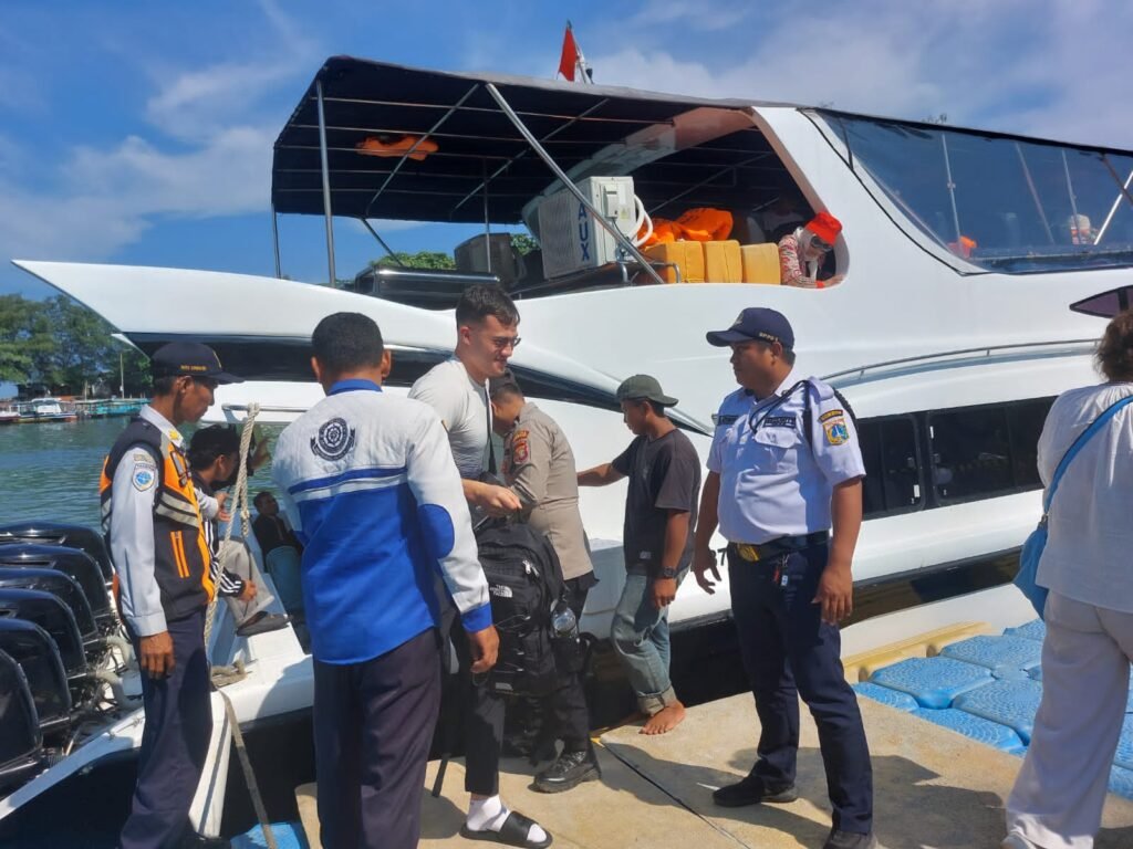 Portal Berita Indonesia dan Dunia Terkini Hari Ini, Update Harian Terbaru, Terlengkap, Tajam, Aktual dan Berimbang. Amankan Dermaga Pulau Penduduk dan Pulau Wisata, Cegah Narkoba dan Miras demi Wisata Aman - Teropong Rakyat