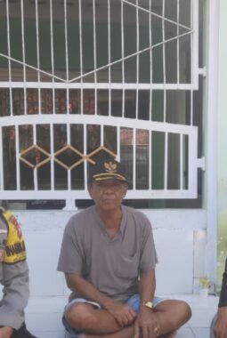 Cegah Premanisme, Bhabinkamtibmas Pulau Lancang Sambang Tokoh Masyarakat Ajak Warga Jaga Kamtibmas