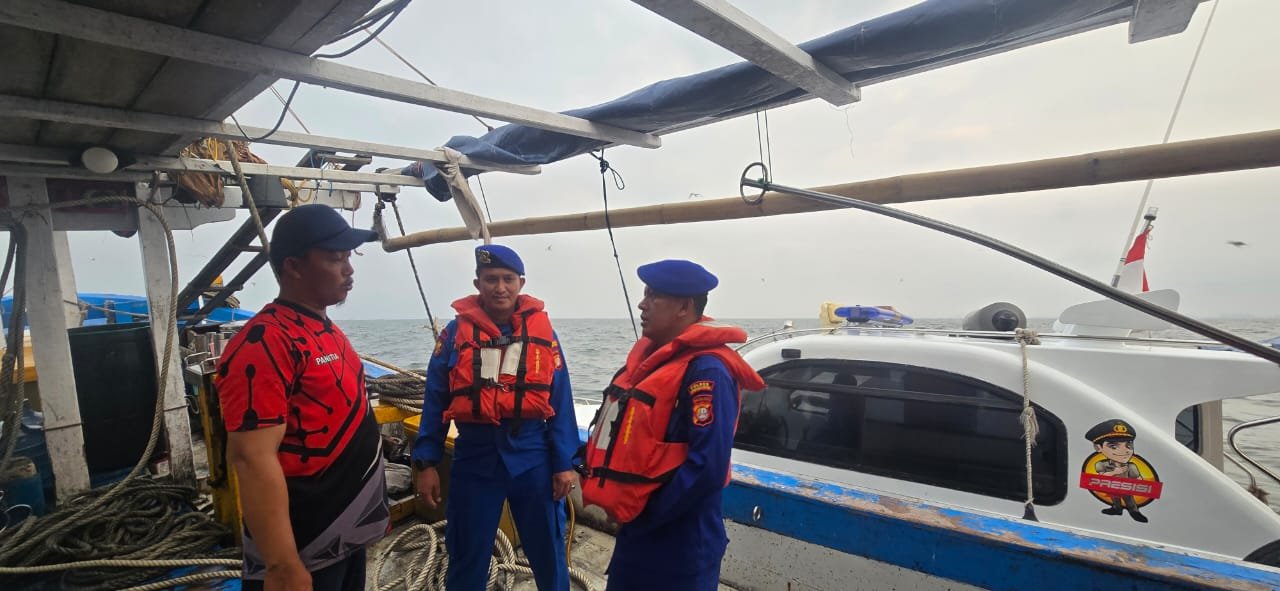 Satpolairud Polres Kepulauan Seribu Patroli Laut, Antisipasi Perompak dan Himbau Keselamatan