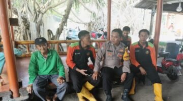 Bripka Khoim Chovivi Sambangi Tokoh Masyarakat, Ajak Jaga Kamtibmas dan Tolak Judi Online di Pulau Pari