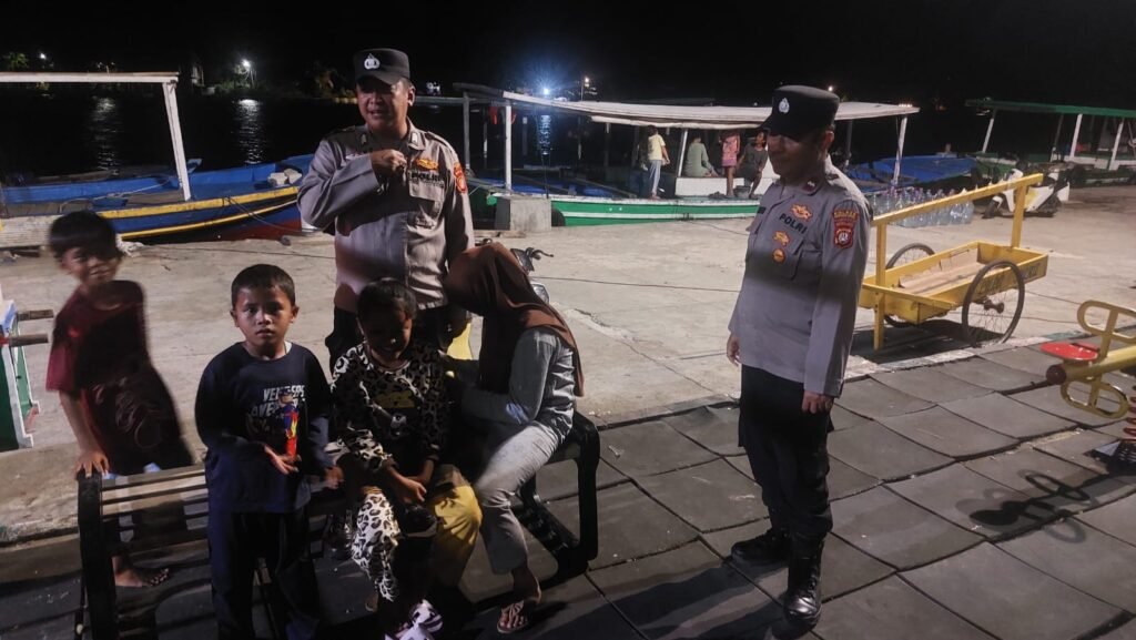 Portal Berita Indonesia dan Dunia Terkini Hari Ini, Update Harian Terbaru, Terlengkap, Tajam, Aktual dan Berimbang. Polsek Kepulauan Seribu Utara Gelar Patroli Malam Perintis Presisi, Cegah Tawuran dan Penyalahgunaan Narkoba - Teropong Rakyat