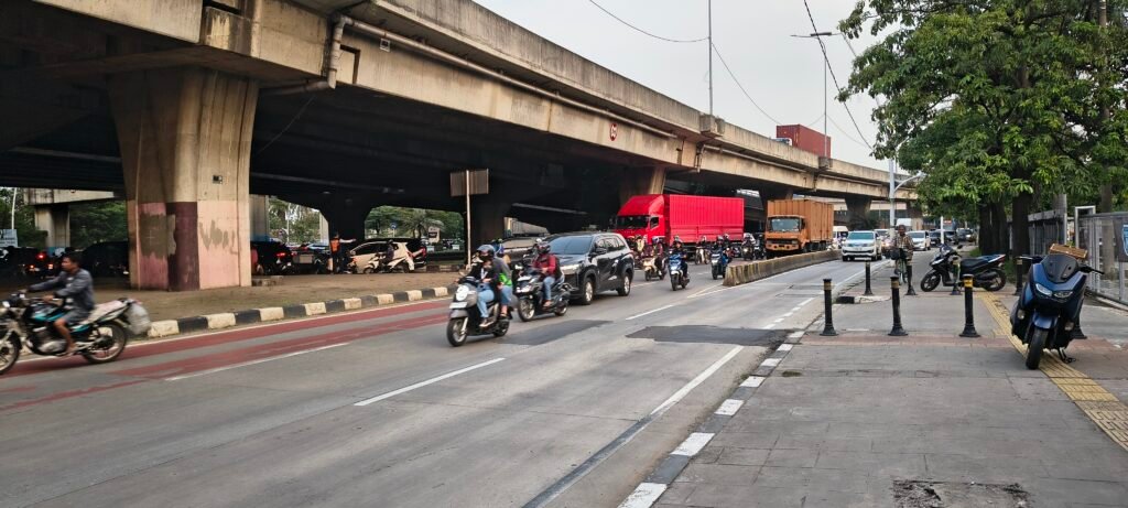 Portal Berita Indonesia dan Dunia Terkini Hari Ini, Update Harian Terbaru, Terlengkap, Tajam, Aktual dan Berimbang. Jalan Yos Sudarso, Nadi Utara Jakarta yang Sarat Sejarah - Teropong Rakyat