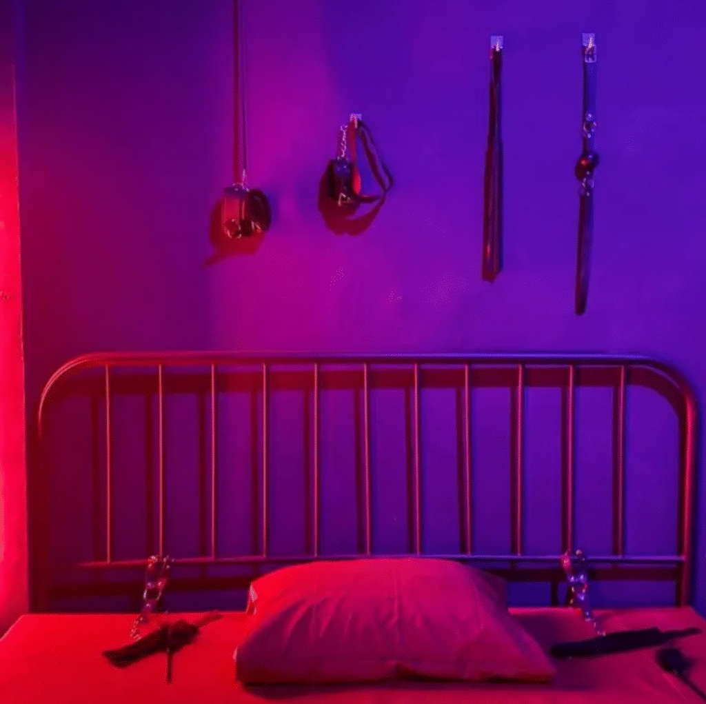 Portal Berita Indonesia dan Dunia Terkini Hari Ini, Update Harian Terbaru, Terlengkap, Tajam, Aktual dan Berimbang. Viral Spa Bertema "Fifty Shades of Grey" di Jakarta, Pengamat Kecam Dugaan Prostitusi Terselubung - Teropong Rakyat