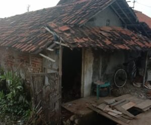 Lansia 75 Tahun di Pekalongan Hidup dalam Kemiskinan, Ridah Menanti Bantuan Bedah Rumah - Teropong Rakyat
