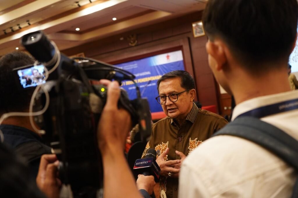 Jelang HUT RI ke-80, Capaian Demokrasi Politik Tak Berkorelasi dengan Ekonomi - Teropong Rakyat