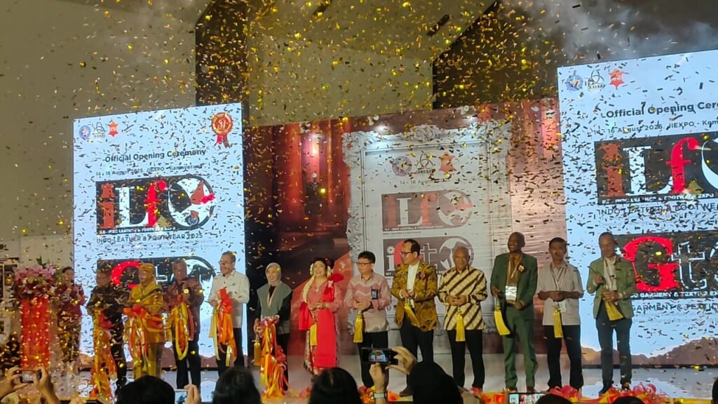 Portal Berita Indonesia dan Dunia Terkini Hari Ini, Update Harian Terbaru, Terlengkap, Tajam, Aktual dan Berimbang. PAMERAN INDO LEATHER & FOOTWEAR (ILF) DAN INDO GARMENT TEXTILE (IGT) EXPO 2025 OPENING CEREMONY - Teropong Rakyat