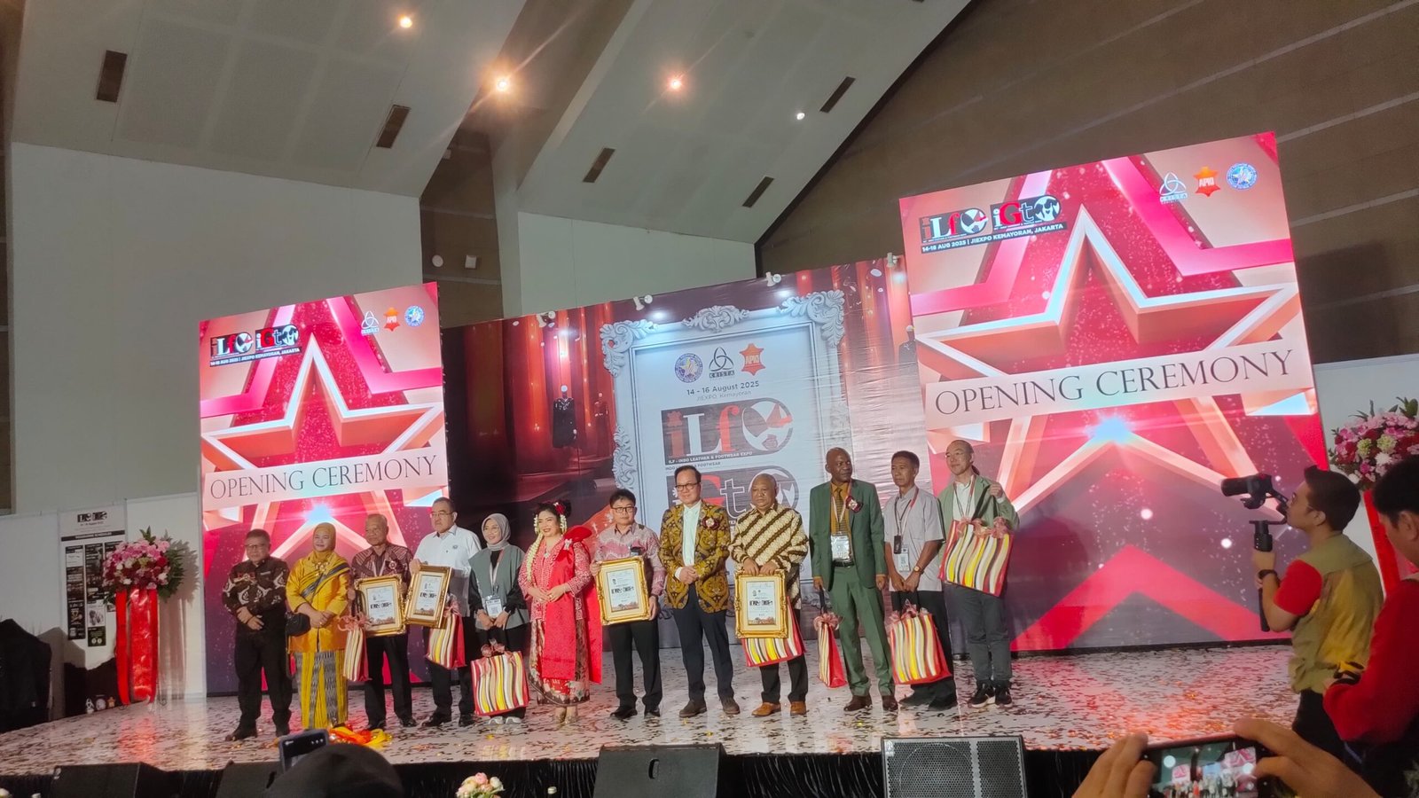 PAMERAN INDO LEATHER & FOOTWEAR (ILF) DAN INDO GARMENT TEXTILE (IGT) EXPO 2025 OPENING CEREMONY - Teropong Rakyat