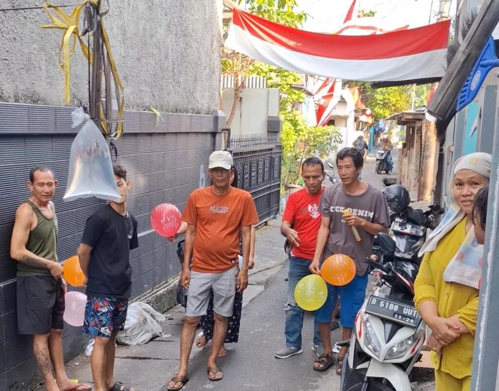 Semarak HUT RI ke-80: Keluarga Besar Beny Kusnadi Meriahkan Kemerdekaan dengan Lomba di Sungai Bambu - Teropong Rakyat