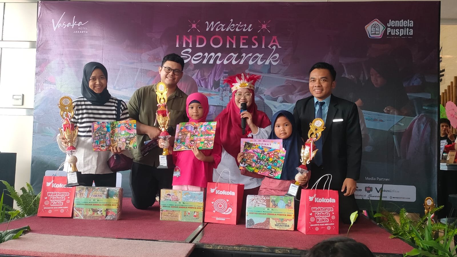 Waktu Indonesia Semarak: Lomba Mewarnai Meriahkan Vasaja Hotel Jakarta - Teropong Rakyat