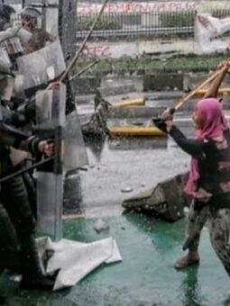 Semangat Kemerdekaan Membara: Indonesia Bersatu Menuntut Keadilan di Tengah Sorotan Dunia