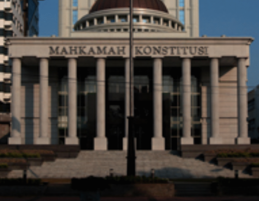 Portal Berita Indonesia dan Dunia Terkini Hari Ini, Update Harian Terbaru, Terlengkap, Tajam, Aktual dan Berimbang. Iwakum Gugat UU Pers ke MK, Tuntut Perlindungan Jurnalis dari Kriminalisasi - Teropong Rakyat