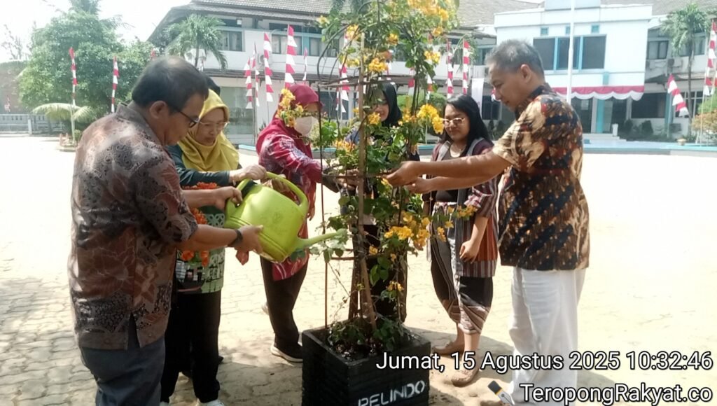Pelabuhan Sunda Kelapa Menghijau: 150 Pohon Bugenvil Ditanam untuk Menetralisir Kondisi Udara - Teropong Rakyat
