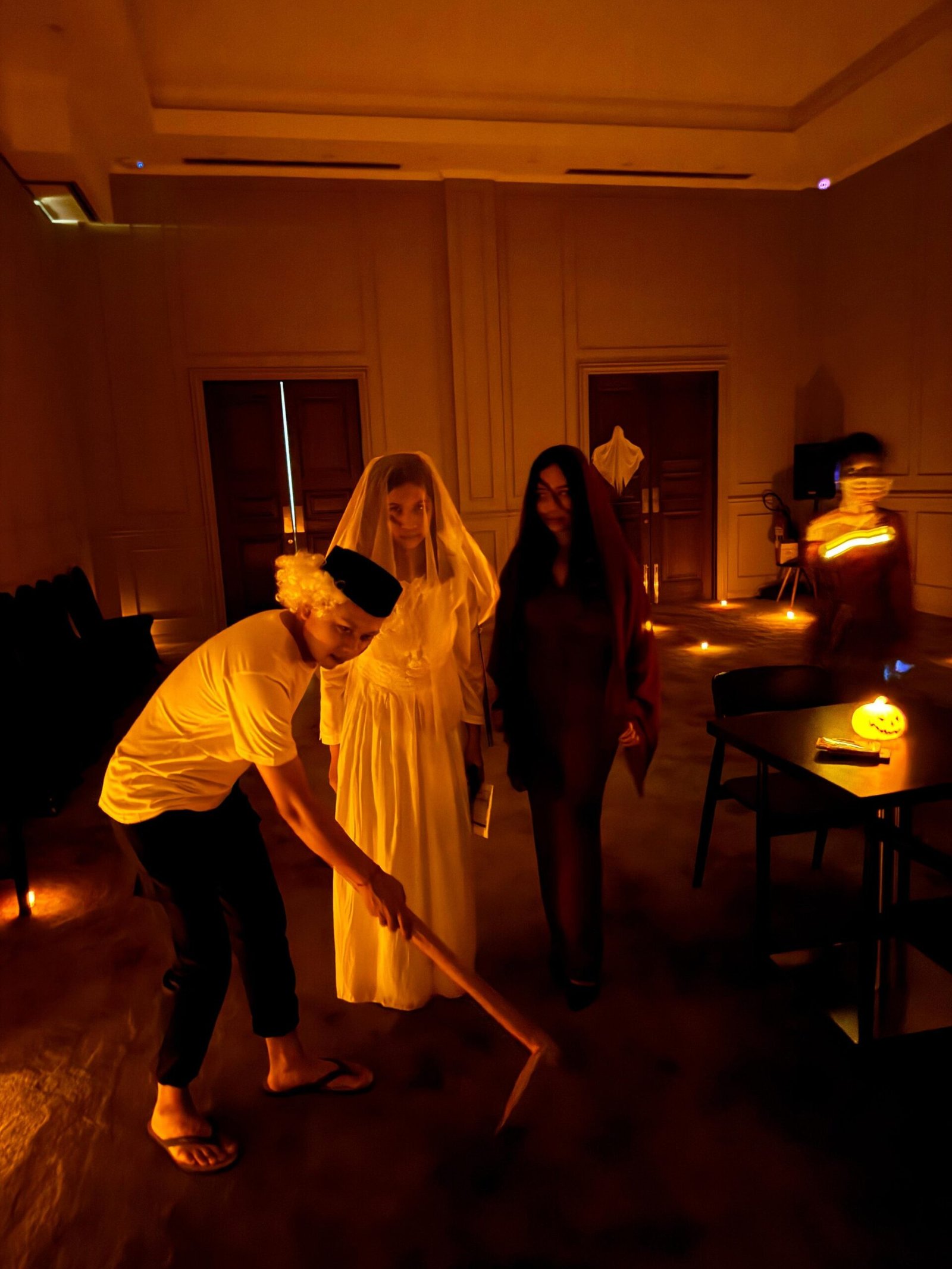 Swiss-Belinn Cawang Hidupkan Halloween dengan Costume Party, BBQ Buffet, dan DJ Performance - Teropong Rakyat