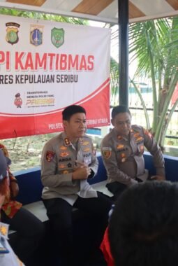 Kapolres Kepulauan Seribu Gelar Ngopi Kamtibmas di Pulau Kelapa, Ajak Warga Dukung Program Jaga Jakarta