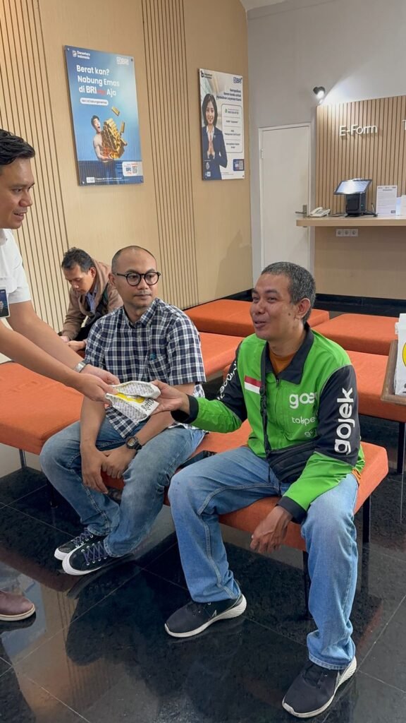 Portal Berita Indonesia dan Dunia Terkini Hari Ini, Update Harian Terbaru, Terlengkap, Tajam, Aktual dan Berimbang. Rayakan Hari Pelanggan Nasional 2025, BRI Jakarta Hayam Wuruk Apresiasi Setulus Hati untuk Nasabah Setia