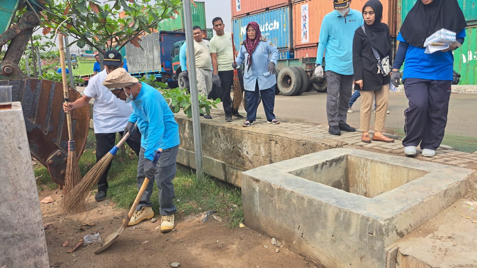 Portal Berita Indonesia dan Dunia Terkini Hari Ini, Update Harian Terbaru, Terlengkap, Tajam, Aktual dan Berimbang. Harhubnas 2025: Pelabuhan Sunda Kelapa Berkomitmen Jadi Pelabuhan Ramah Lingkungan - Teropong Rakyat