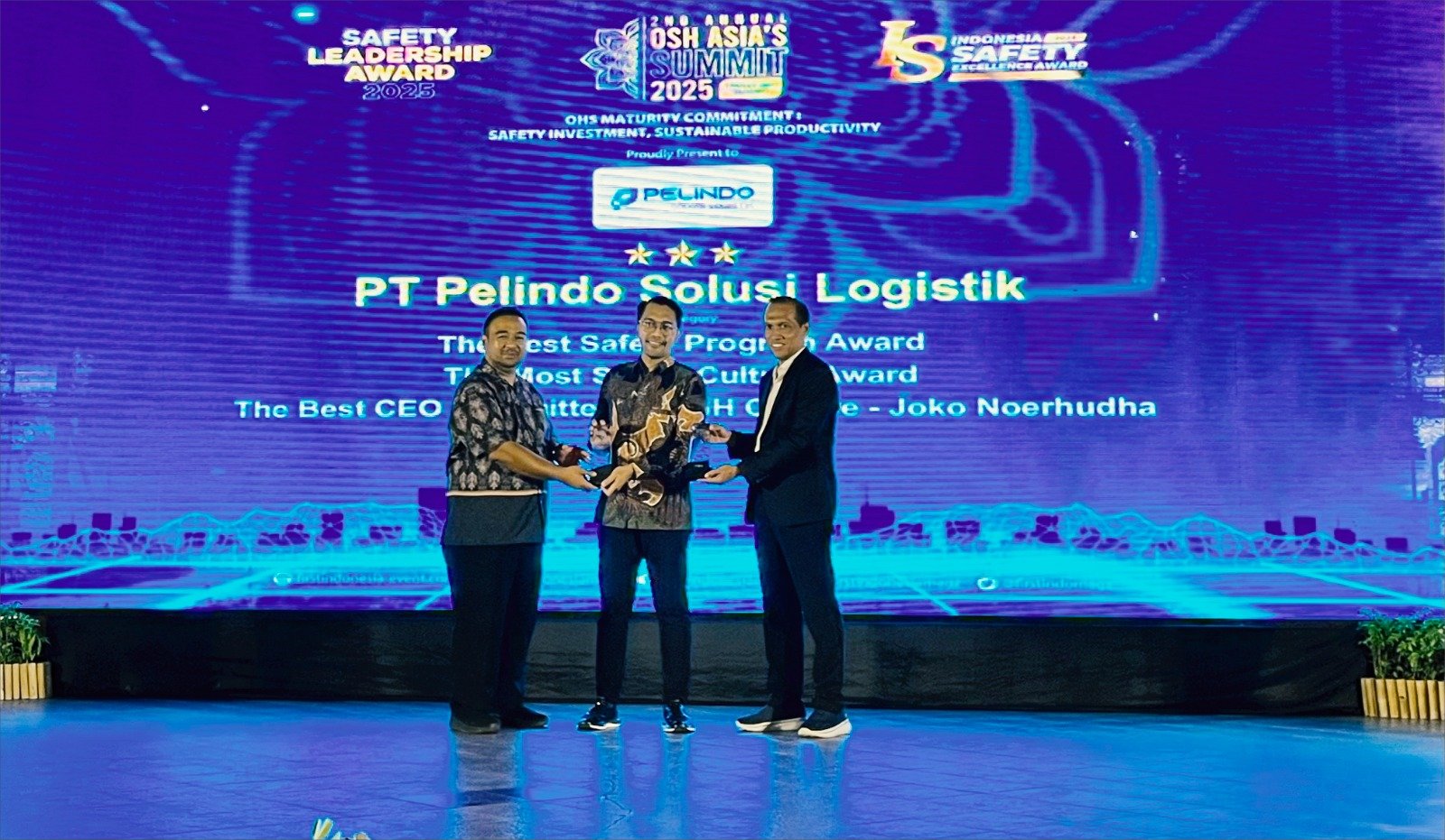 PT Pelindo Solusi Logistik Jadi Sorotan Ukir Prestasi Gemilang di OSH Asia's Summit 2025: Borong 3 Penghargaan K3 - Teropong Rakyat
