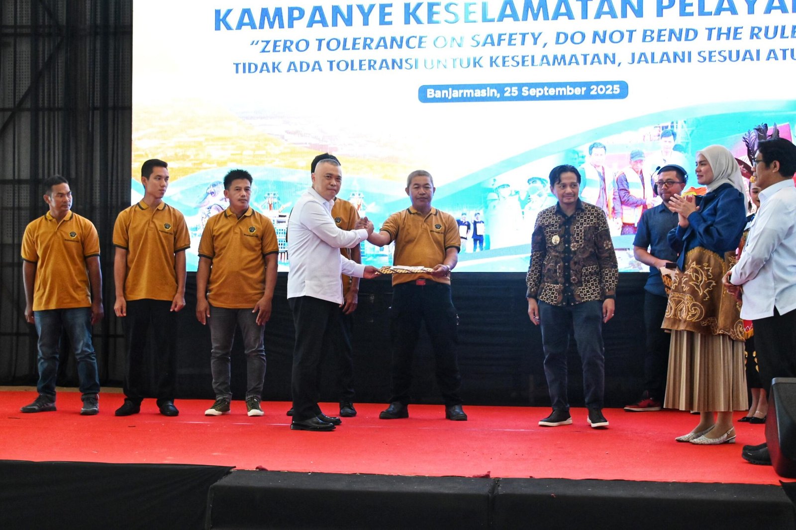 Inovasi untuk Nelayan: Menhub Dudy Tingkatkan Keselamatan Pelayaran dengan E-Pas Kecil dan Pelatihan Berlayar - Teropong Rakyat