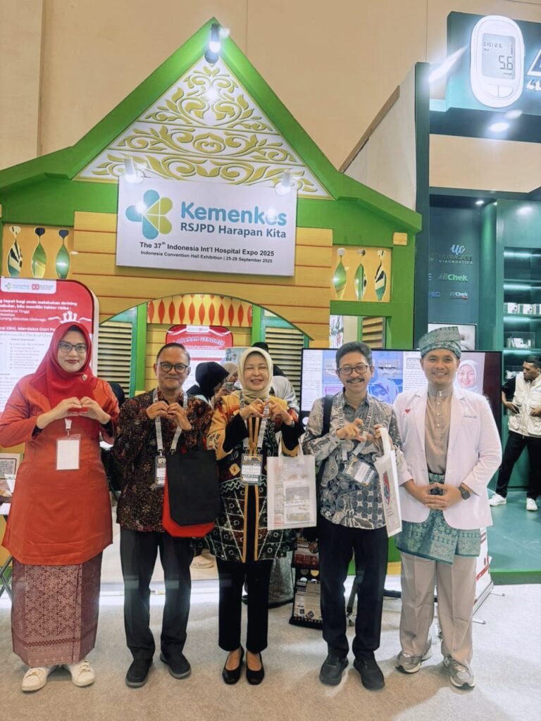 Portal Berita Indonesia dan Dunia Terkini Hari Ini, Update Harian Terbaru, Terlengkap, Tajam, Aktual dan Berimbang. RSJPD Harapan Kita di Hospital Expo 2025: Edukasi dan Screening Jantung Gratis untuk Masyarakat - Teropong Rakyat