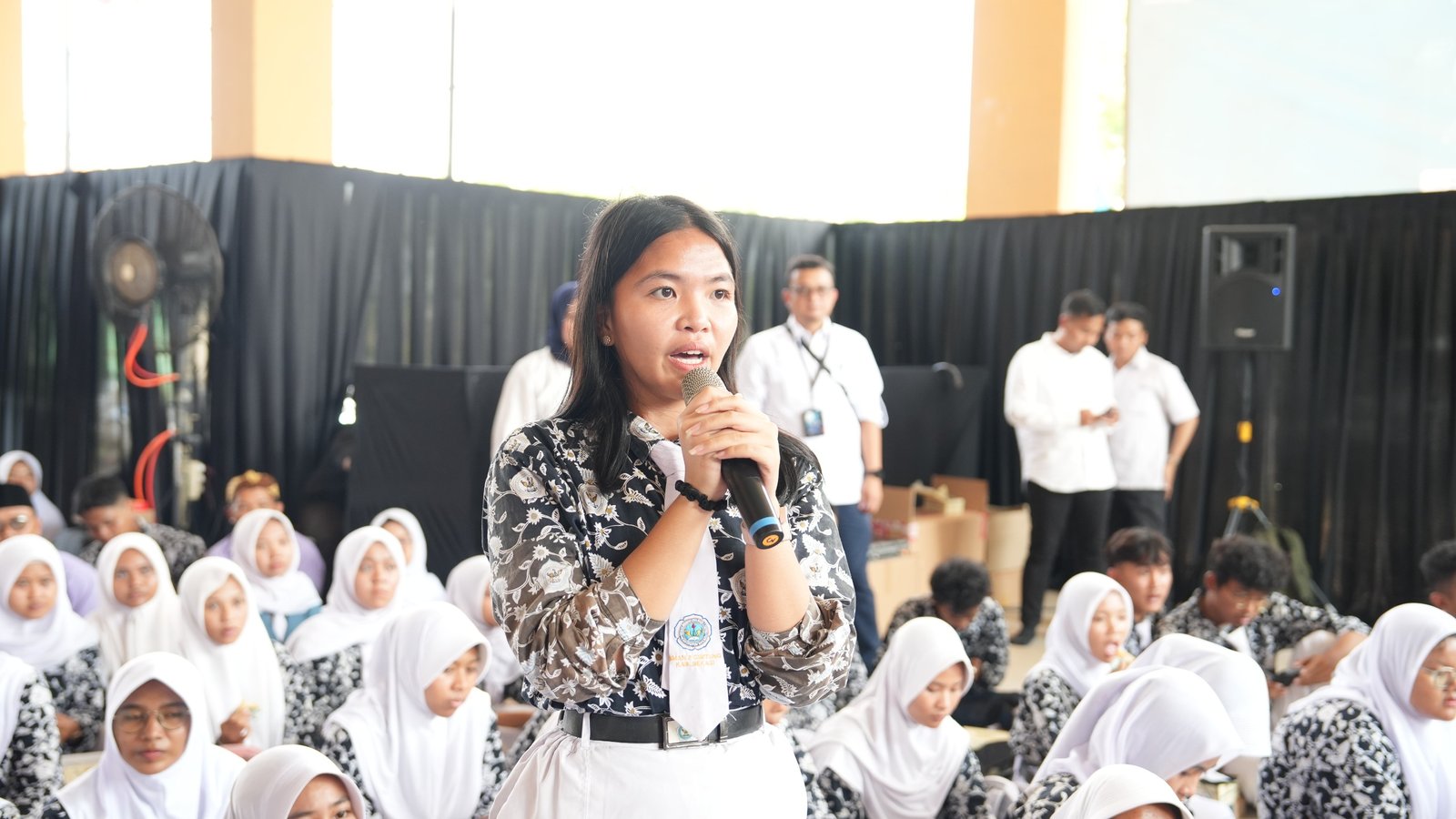 Masa Depan Maritim di Tangan Generasi Muda: Pelindo Solusi Logistik Bekali Siswa dengan Inspirasi dan Teknologi - Teropong Rakyat