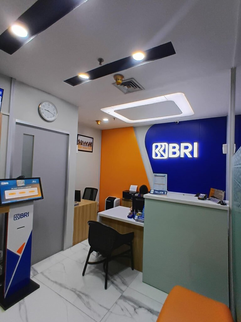 Portal Berita Indonesia dan Dunia Terkini Hari Ini, Update Harian Terbaru, Terlengkap, Tajam, Aktual dan Berimbang. Wajah baru BRI KK ITC Cempaka Mas semangat baru untuk meningkatkan kenyamanan bagi nasabah - Teropong Rakyat