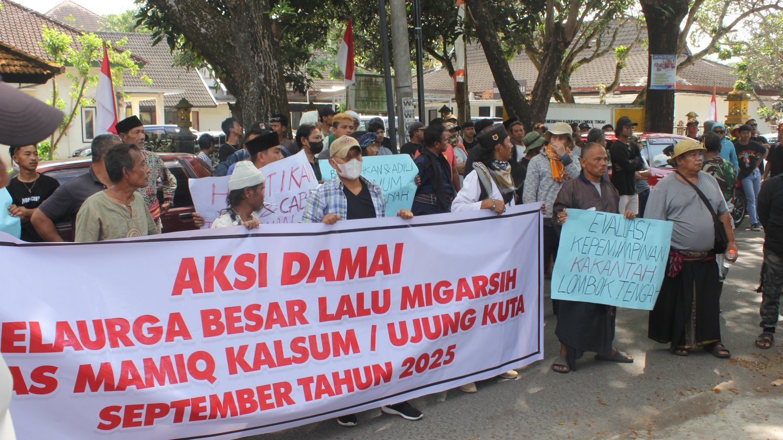 FRB dan Keluarga Besar Mamiq Kalsum Geruduk Kantah BPN/ATR Lombok Tengah