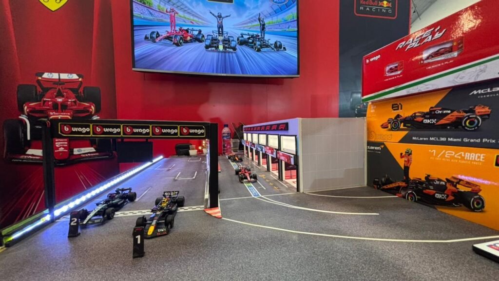 Portal Berita Indonesia dan Dunia Terkini Hari Ini, Update Harian Terbaru, Terlengkap, Tajam, Aktual dan Berimbang. Tampil Perdana di Indonesia Diecast Expo 2025, Bburago Resmi Hadirkan Koleksi Formula 1 untuk Penggemar di Tanah Air - Teropong Rakyat