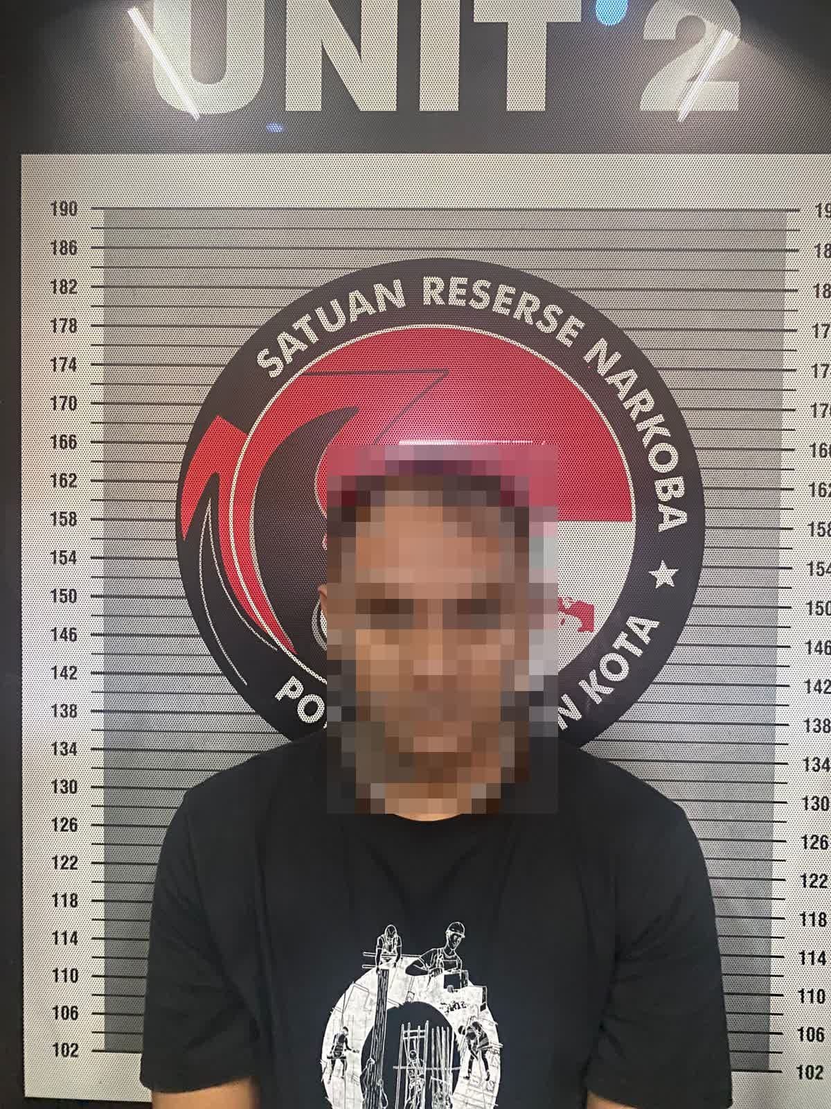 Sat Resnarkoba Polres Cirebon Kota Tangkap Pengedar Obat Tanpa Izin di Kapetakan