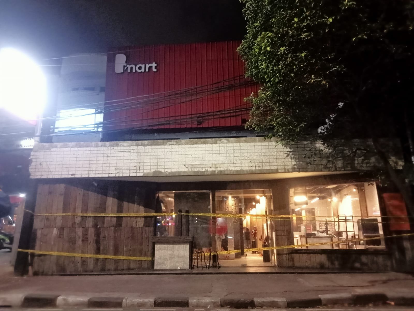 Pasca Penusukan di Kafe Bmart Kemayoran, Polisi Gelar Olah TKP