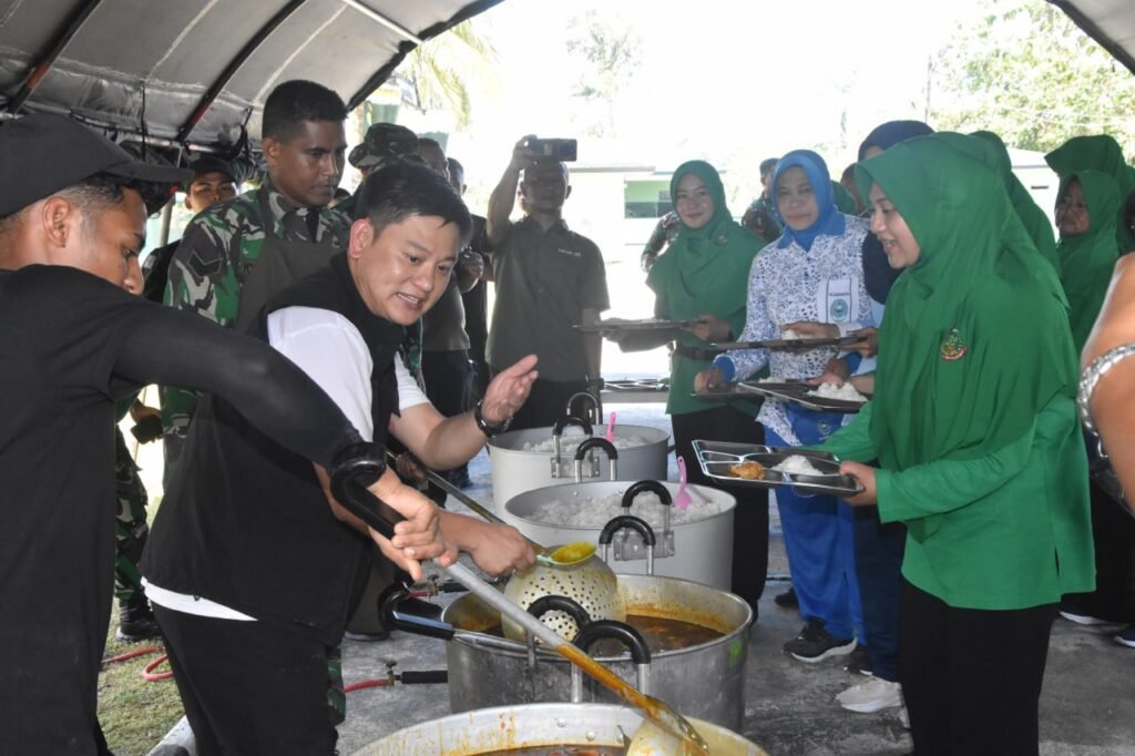 Kodim 1710/Mimika Gelar Masak Besar Bobon Santoso dan Olahraga Bersama Dharma Pertiwi Cabang Mimika - Teropong Rakyat
