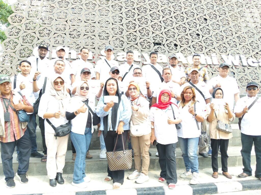 Portal Berita Indonesia dan Dunia Terkini Hari Ini, Update Harian Terbaru, Terlengkap, Tajam, Aktual dan Berimbang. Tiga OPD di Tangsel Dilaporkan ke Kejari, Diduga Terlibat Korupsi Dana APBD 2022–2023 - Teropong Rakyat