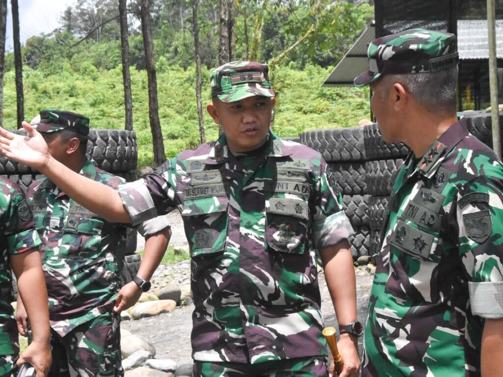 Dandim 1710/Mimika Dampingi Pangdam XVII/Cenderawasih Kunjungi Pos Satgas Pamtas Obvitnas - Teropong Rakyat